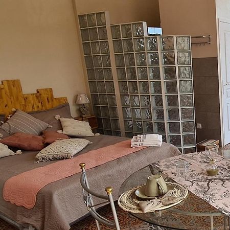 Chez Dedou Et Madou Bed & Breakfast Florensac Ngoại thất bức ảnh