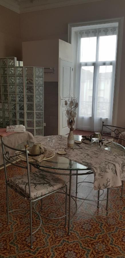 Chez Dedou Et Madou Bed & Breakfast Florensac Ngoại thất bức ảnh