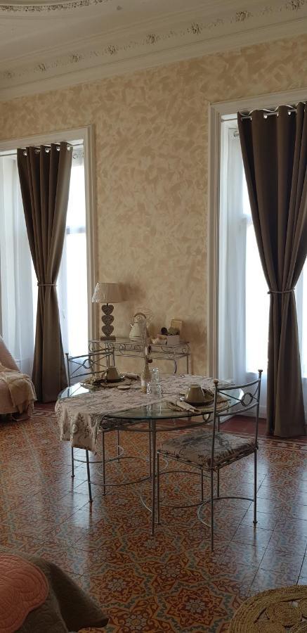 Chez Dedou Et Madou Bed & Breakfast Florensac Ngoại thất bức ảnh